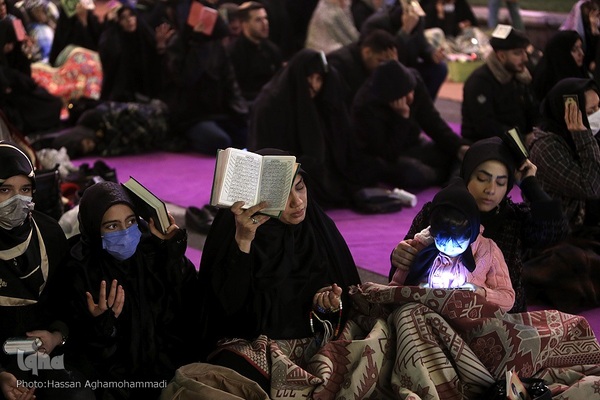 مراسم احیای شب ۲۳ ماه مبارک رمضان در مسجد امام صادق (ع) میدان فلسطین