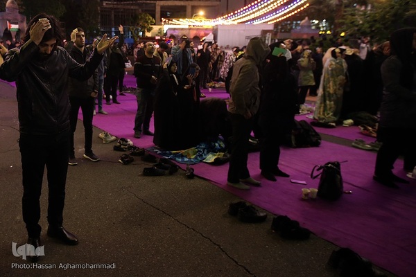 مراسم احیای شب ۲۳ ماه مبارک رمضان در مسجد امام صادق (ع) میدان فلسطین