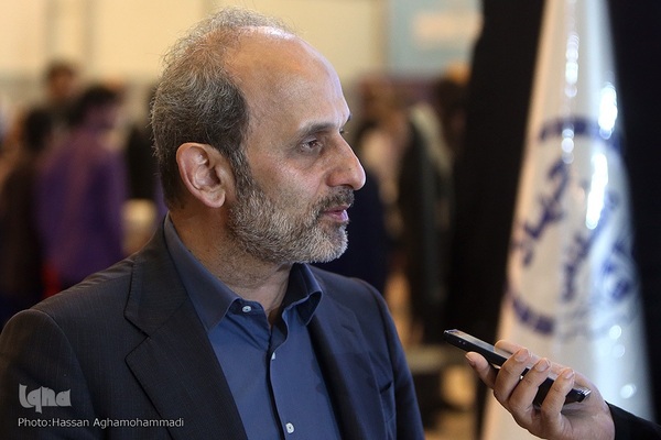 بازدید پیمان جبلی، رییس سازمان صدا و سیما از غرفه ایکنا در نمایشگاه بین‌المللی قرآن کریم