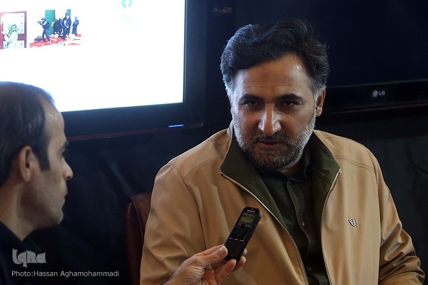 بازدید روح الله دهقانی فیروزآبادی، معاون علمی و فناوری ریاست جمهوری از غرفه ایکنا در نمایشگاه بین‌المللی قرآن کریم