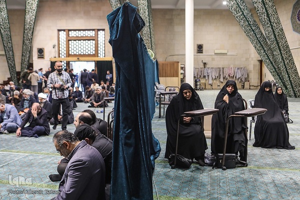  تشییع پیکر مرحوم عماد افروغ در مسجد دانشگاه تهران
