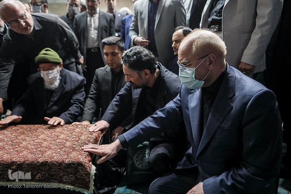  تشییع پیکر مرحوم عماد افروغ در مسجد دانشگاه تهران
