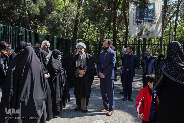  تشییع پیکر مرحوم عماد افروغ در مسجد دانشگاه تهران

