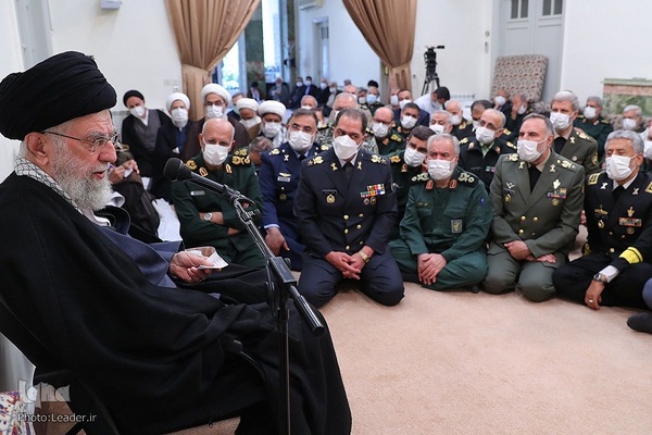 دیدار جمعی از فرماندهان ارشد نیروهای مسلح با رهبر معظم انقلاب
