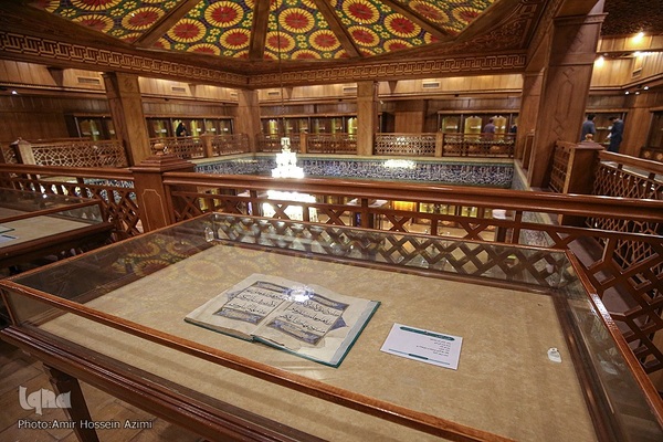 رونمایی از ۳۵ نسخه تفسیر خطی قرآن