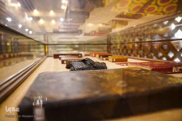 رونمایی از ۳۵ نسخه تفسیر خطی قرآن