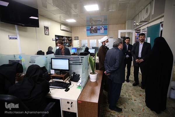 بازدید اصغر باقرزاده، معاون پرورشی و فرهنگی وزارت آموزش و پرورش از تحریریه ایکنا