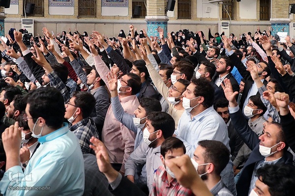 دیدار رمضانی جمعی از دانشجویان با رهبر معظم انقلاب