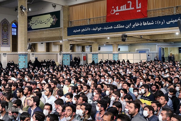 دیدار رمضانی جمعی از دانشجویان با رهبر معظم انقلاب