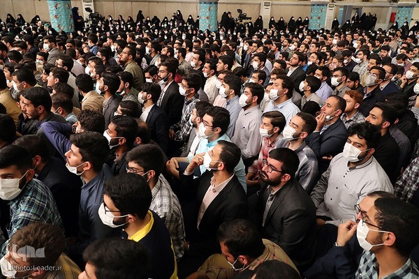 دیدار رمضانی جمعی از دانشجویان با رهبر معظم انقلاب