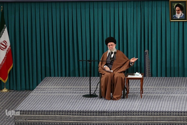 دیدار رمضانی جمعی از دانشجویان با رهبر معظم انقلاب