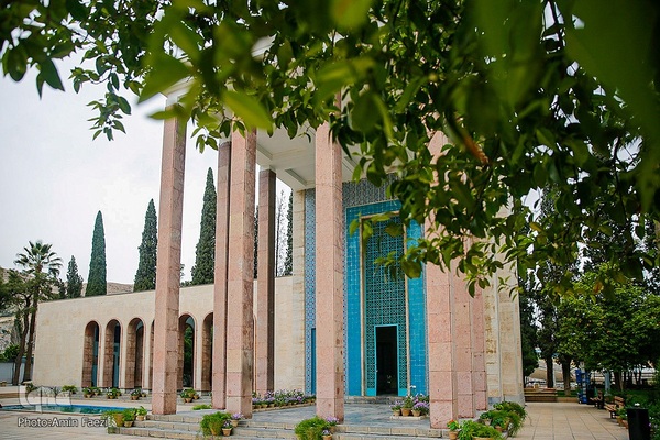 اول اردیبهشت روز سعدی شیرازی‎‎