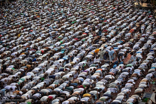 نماز عید فطر در بین‌الحرمین کربلای معلی