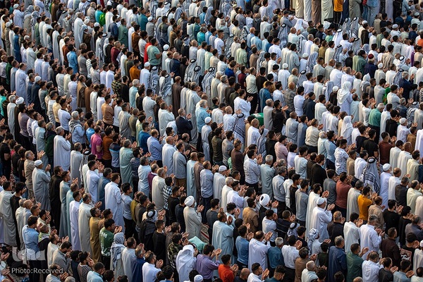 نماز عید فطر در بین‌الحرمین کربلای معلی