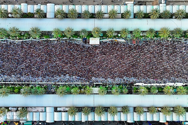 نماز عید فطر در بین‌الحرمین کربلای معلی