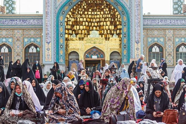 نماز عید سعید فطر در امام‌زاده پنج‌تن لویزان