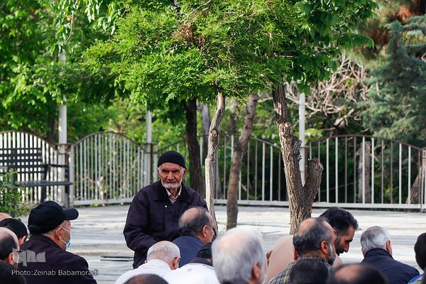 نماز عید سعید فطر در امام‌زاده پنج‌تن لویزان