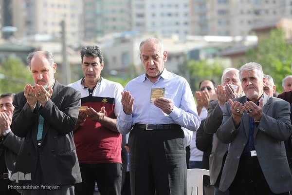 اقامه نماز عید فطر در محله بهرود