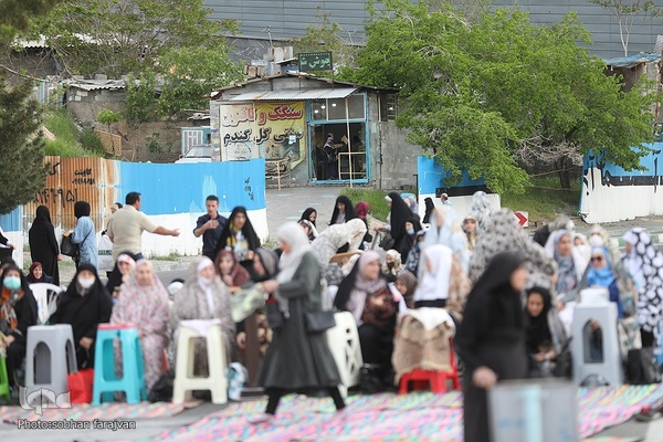 اقامه نماز عید فطر در محله بهرود