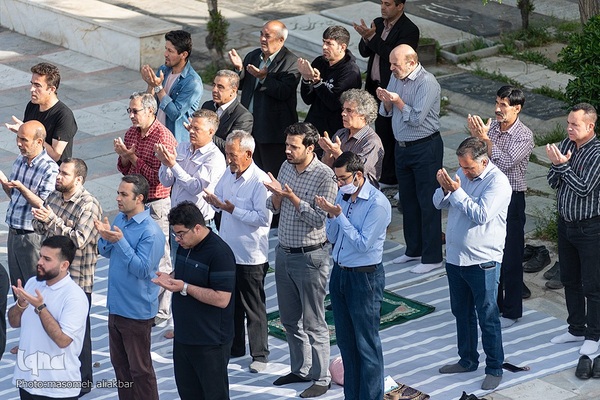 نماز عید سعید فطر در امامزادگان محمد و سکینه خاتون (س) کرج