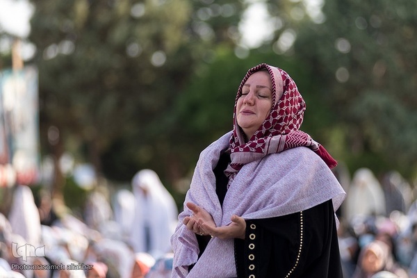 نماز عید سعید فطر در امامزادگان محمد و سکینه خاتون(س) کرج استان البرز