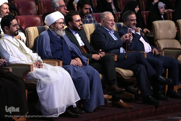 گردهمایی برنامه تلویزیونی محفل در مرکز همایش‌های بین المللی برج میلاد تهران