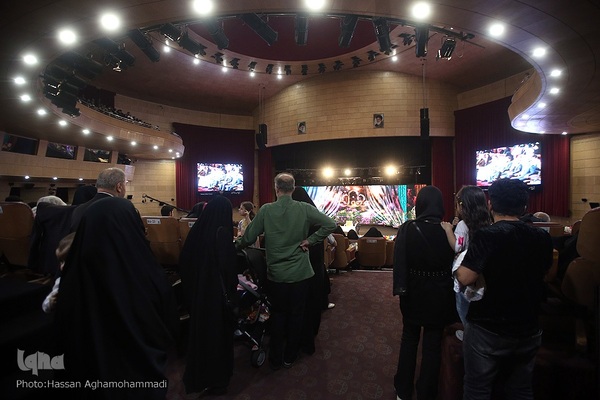 گردهمایی برنامه تلویزیونی محفل در مرکز همایش‌های بین المللی برج میلاد تهران