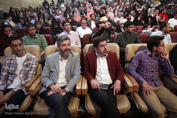 گردهمایی برنامه تلویزیونی محفل در مرکز همایش‌های بین المللی برج میلاد تهران