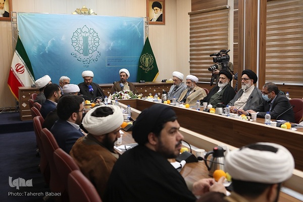 نشست هم اندیشی دهه کرامت