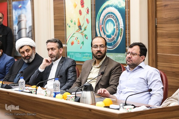 نشست هم اندیشی دهه کرامت