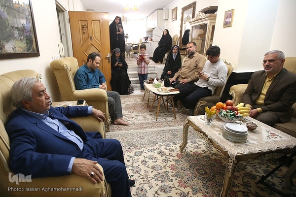 دیدار جمعی از نمایندگان جامعه قرآنی با خانواده شهید مرتضی نخست‌کار