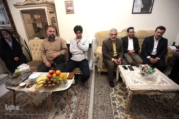 دیدار جمعی از نمایندگان جامعه قرآنی با خانواده شهید مرتضی نخست‌کار