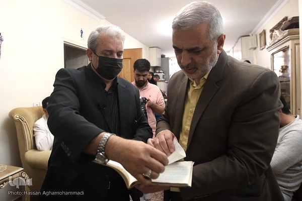 دیدار جمعی از نمایندگان جامعه قرآنی با خانواده شهید مرتضی نخست‌کار