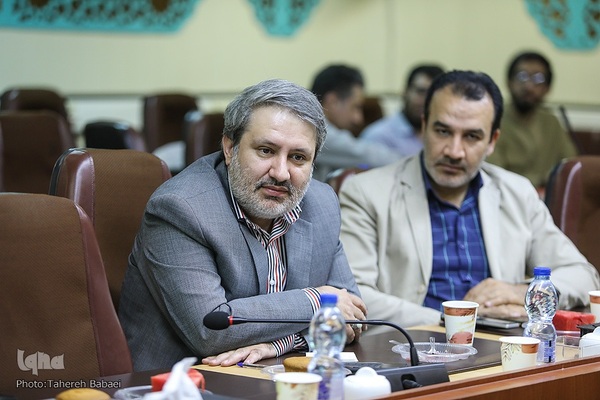 محمدحسین حسنی، مدیرعامل ایکنا در نشست نقد و بررسی سی‌امین نمایشگاه بین‌المللی قرآن کریم