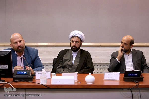 نشست هم‌اندیشی بررسی و تحلیل برنامه محفل