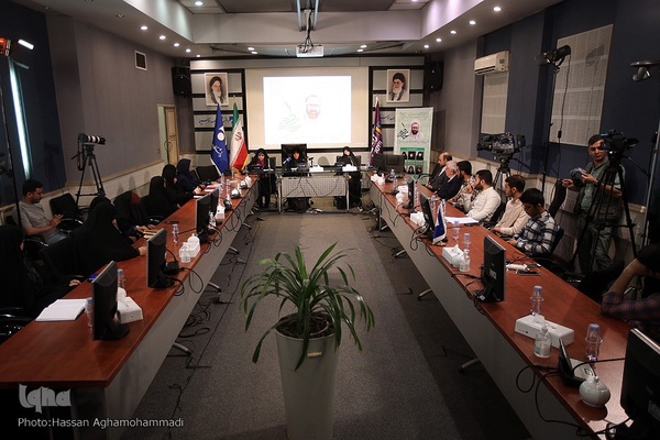 نشست بررسی «تحول جایگاه زنان در گام دوم انقلاب»