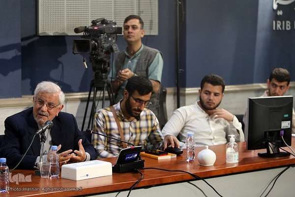 نشست بررسی «تحول جایگاه زنان در گام دوم انقلاب»