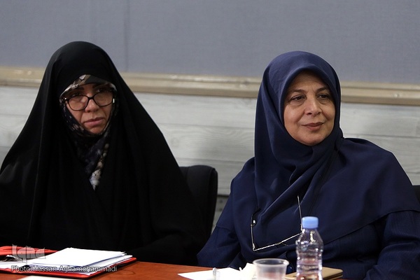 نشست بررسی «تحول جایگاه زنان در گام دوم انقلاب»