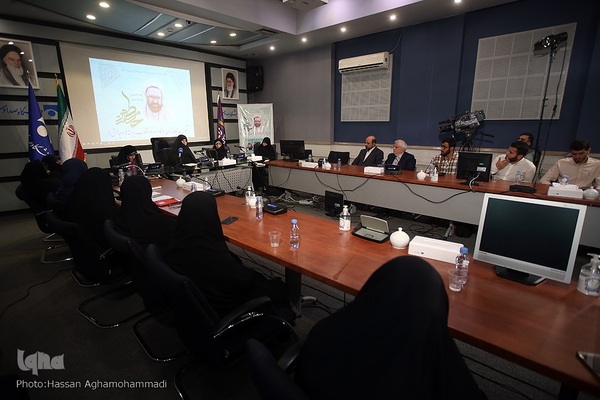 نشست بررسی «تحول جایگاه زنان در گام دوم انقلاب»