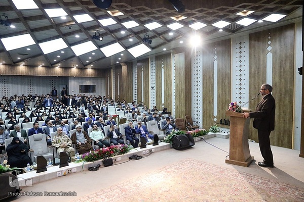 تجلیل از معلمان نمونه استانی و کشوری