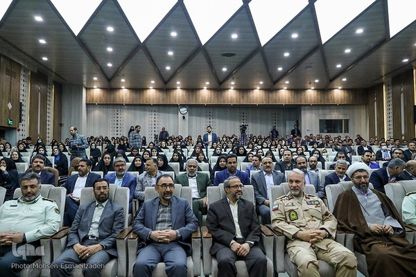 تجلیل از معلمان نمونه استانی و کشوری