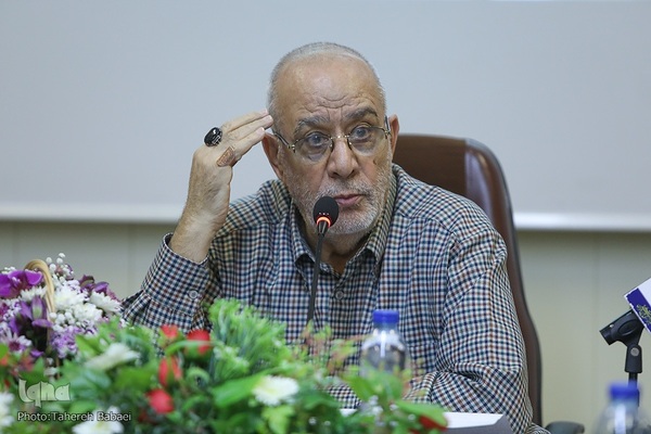 مراسم رونمایی از کتاب نسیم قدسی در تفسیر قرآن