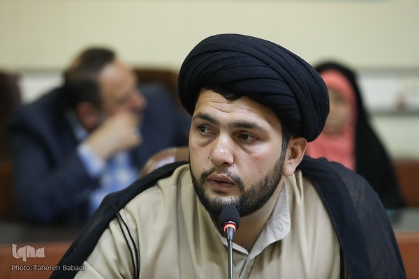 مراسم رونمایی از کتاب نسیم قدسی در تفسیر قرآن