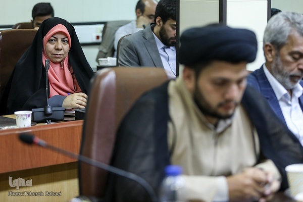 مراسم رونمایی از کتاب نسیم قدسی در تفسیر قرآن