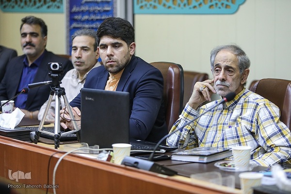 مراسم رونمایی از کتاب نسیم قدسی در تفسیر قرآن