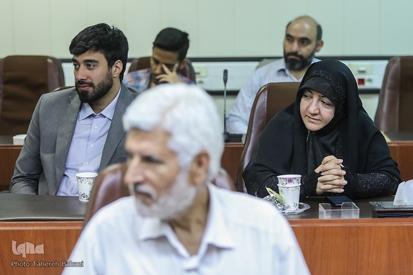 مراسم رونمایی از کتاب نسیم قدسی در تفسیر قرآن