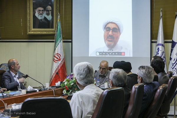 مراسم رونمایی از کتاب نسیم قدسی در تفسیر قرآن