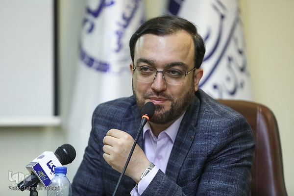 مراسم رونمایی از کتاب نسیم قدسی در تفسیر قرآن