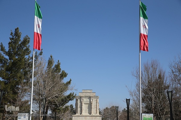 مزار حکیم ابوالقاسم فردوسی، حماسه‌سرای شاهنامه