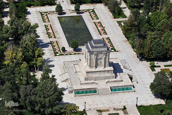 مزار حکیم ابوالقاسم فردوسی، حماسه‌سرای شاهنامه